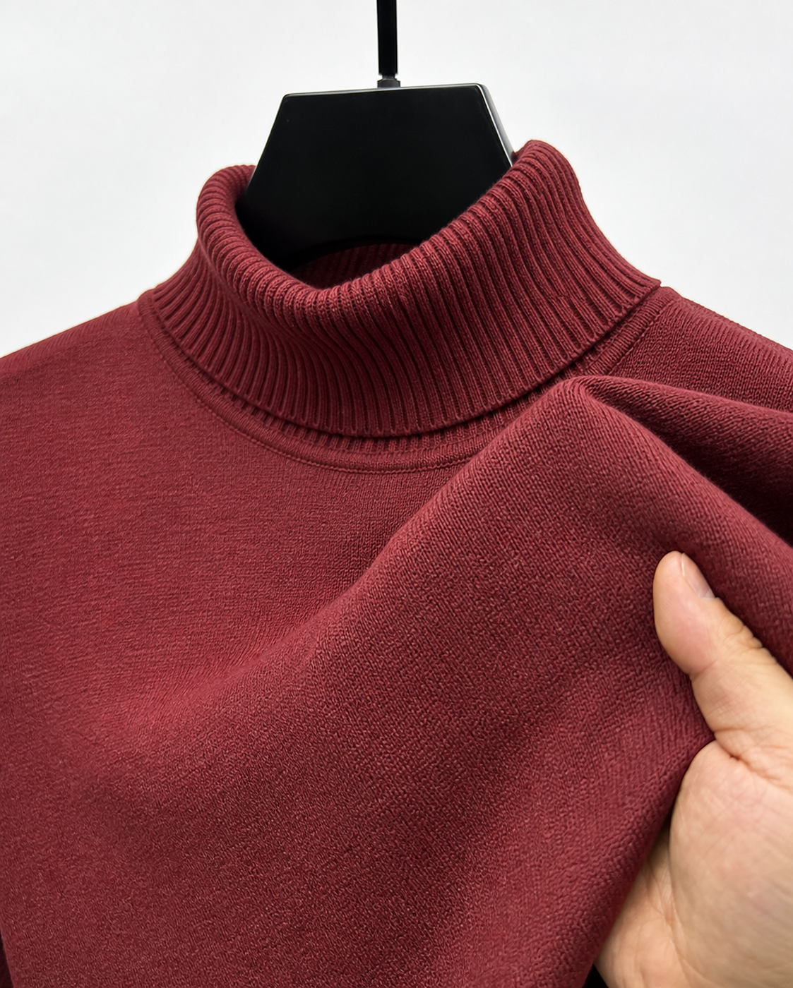 Caleb | Slim-Fit Turtleneck Sweater - Wine Red - fabric detail