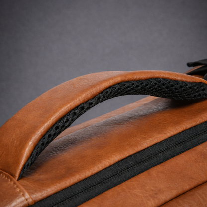 EXPANDABLE TRAVEL BACKPACK